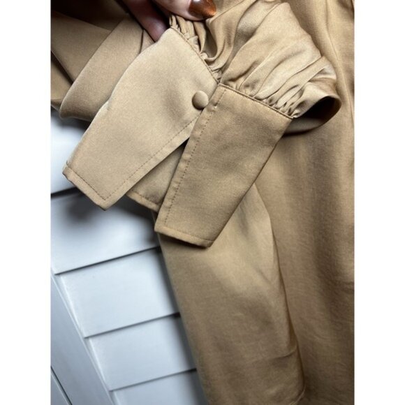 Banana Republic Volume Sleeve Satin Split Neck Blouse Size Large Afternoon Latte - Picture 5 of 11